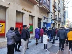 Foto 6 - Contin&uacute;a la fiebre por la loter&iacute;a en Soria: Largas filas para El Ni&ntilde;o