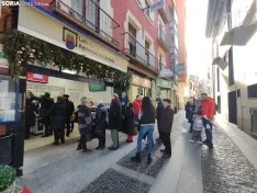 Foto 5 - Contin&uacute;a la fiebre por la loter&iacute;a en Soria: Largas filas para El Ni&ntilde;o