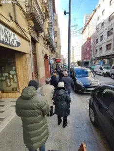 Foto 3 - Contin&uacute;a la fiebre por la loter&iacute;a en Soria: Largas filas para El Ni&ntilde;o