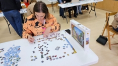 Foto 3 - Tardelcuende aprende a hacer puzles de 500 piezas con el campeón del Mundo de esta disciplina