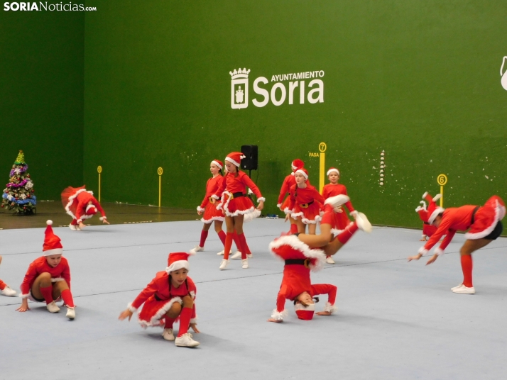 Foto a foto, La Gimnasia R&iacute;tmica soriana deslumbra por Navidad con sus impresionantes exhibiciones