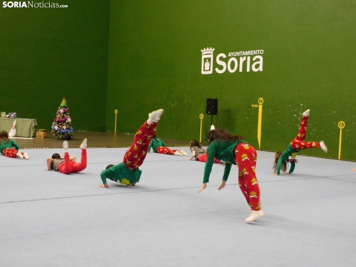 Foto a foto, La Gimnasia R&iacute;tmica soriana deslumbra por Navidad con sus impresionantes exhibiciones