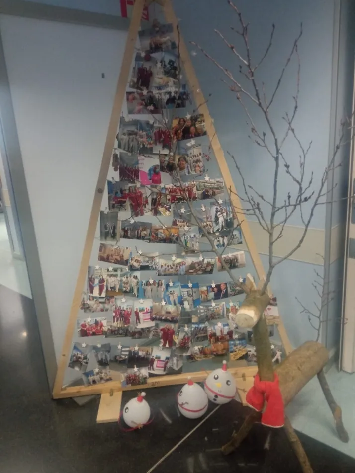 Al detalle; la divertida y tem&aacute;tica decoraci&oacute;n navide&ntilde;a del Hospital de Soria