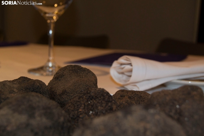 ¿Desde cuándo se consume y cuáles son las creencias históricas que giran en torno a la trufa negra?