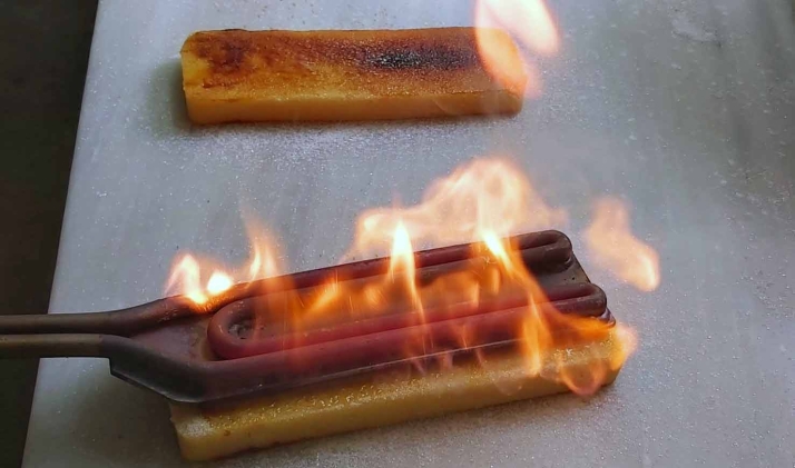 Los maestros pasteleros ultiman la campaña de Navidad con los turrones artesanos como la estrella de los dulces