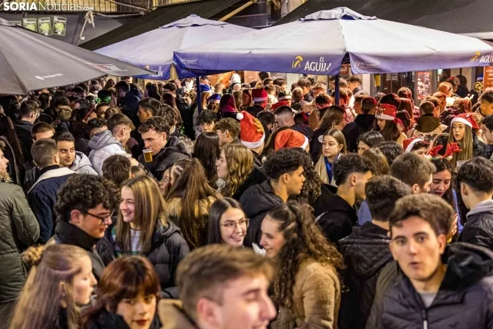 Fotos: Soria, entera, brinda por un buen 2024 en la Champanada de Nochevieja