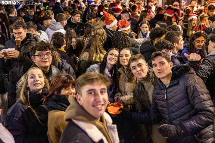 Fotos: Soria, entera, brinda por un buen 2024 en la Champanada de Nochevieja