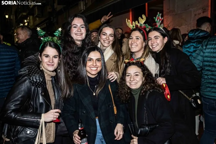 Fotos: Soria, entera, brinda por un buen 2024 en la Champanada de Nochevieja