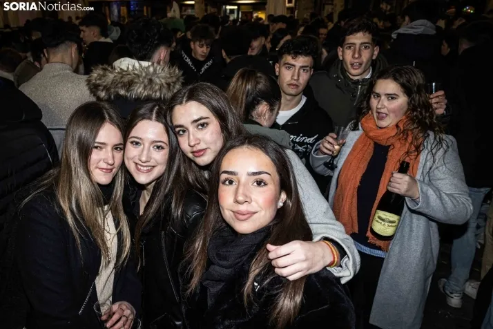 Fotos: Soria, entera, brinda por un buen 2024 en la Champanada de Nochevieja