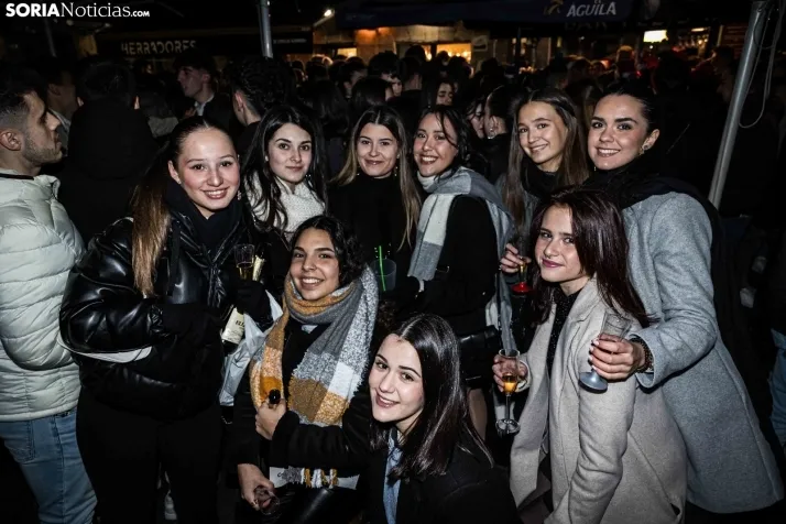 Fotos: Soria, entera, brinda por un buen 2024 en la Champanada de Nochevieja