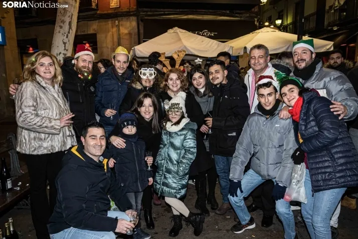 Fotos: Soria, entera, brinda por un buen 2024 en la Champanada de Nochevieja
