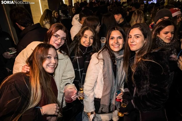 Fotos: Soria, entera, brinda por un buen 2024 en la Champanada de Nochevieja