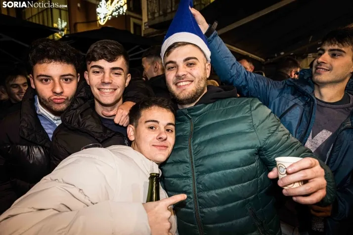 Fotos: Soria, entera, brinda por un buen 2024 en la Champanada de Nochevieja