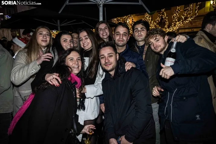 Fotos: Soria, entera, brinda por un buen 2024 en la Champanada de Nochevieja