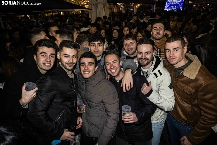 Fotos: Soria, entera, brinda por un buen 2024 en la Champanada de Nochevieja