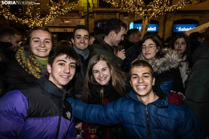 Fotos: Soria, entera, brinda por un buen 2024 en la Champanada de Nochevieja