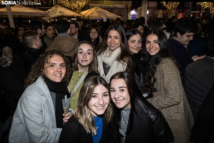 Fotos: Soria, entera, brinda por un buen 2024 en la Champanada de Nochevieja