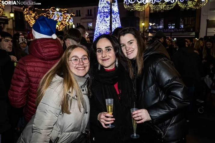 Fotos: Soria, entera, brinda por un buen 2024 en la Champanada de Nochevieja