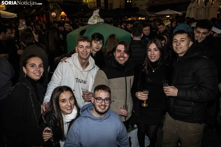 Fotos: Soria, entera, brinda por un buen 2024 en la Champanada de Nochevieja