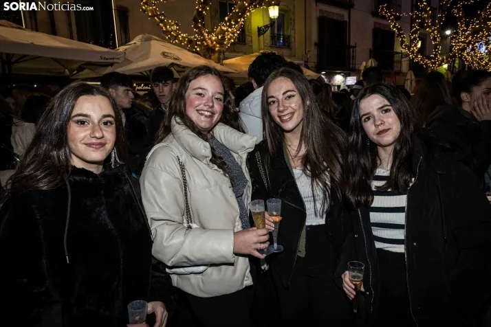 Fotos: Soria, entera, brinda por un buen 2024 en la Champanada de Nochevieja