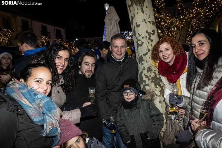 Fotos: Soria, entera, brinda por un buen 2024 en la Champanada de Nochevieja