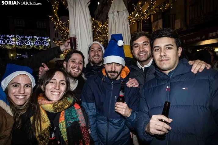 Fotos: Soria, entera, brinda por un buen 2024 en la Champanada de Nochevieja