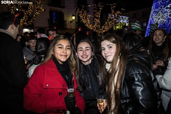Fotos: Soria, entera, brinda por un buen 2024 en la Champanada de Nochevieja