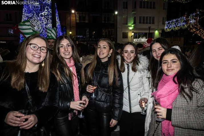 Fotos: Soria, entera, brinda por un buen 2024 en la Champanada de Nochevieja