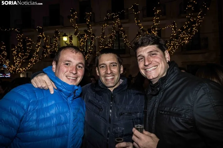 Fotos: Soria, entera, brinda por un buen 2024 en la Champanada de Nochevieja
