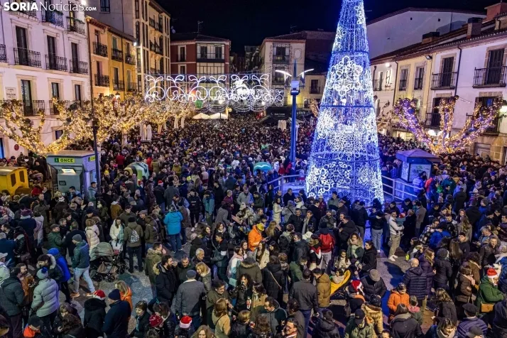 Fotos: Soria, entera, brinda por un buen 2024 en la Champanada de Nochevieja