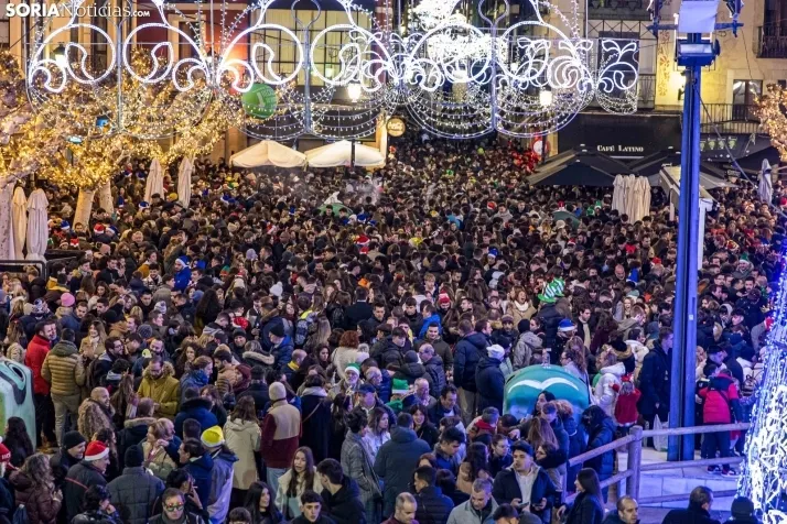 Fotos: Soria, entera, brinda por un buen 2024 en la Champanada de Nochevieja