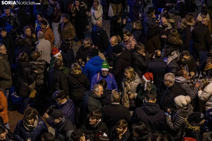 Fotos: Soria, entera, brinda por un buen 2024 en la Champanada de Nochevieja