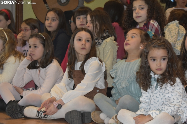 Coro de niños y Ronda en Duruelo. 