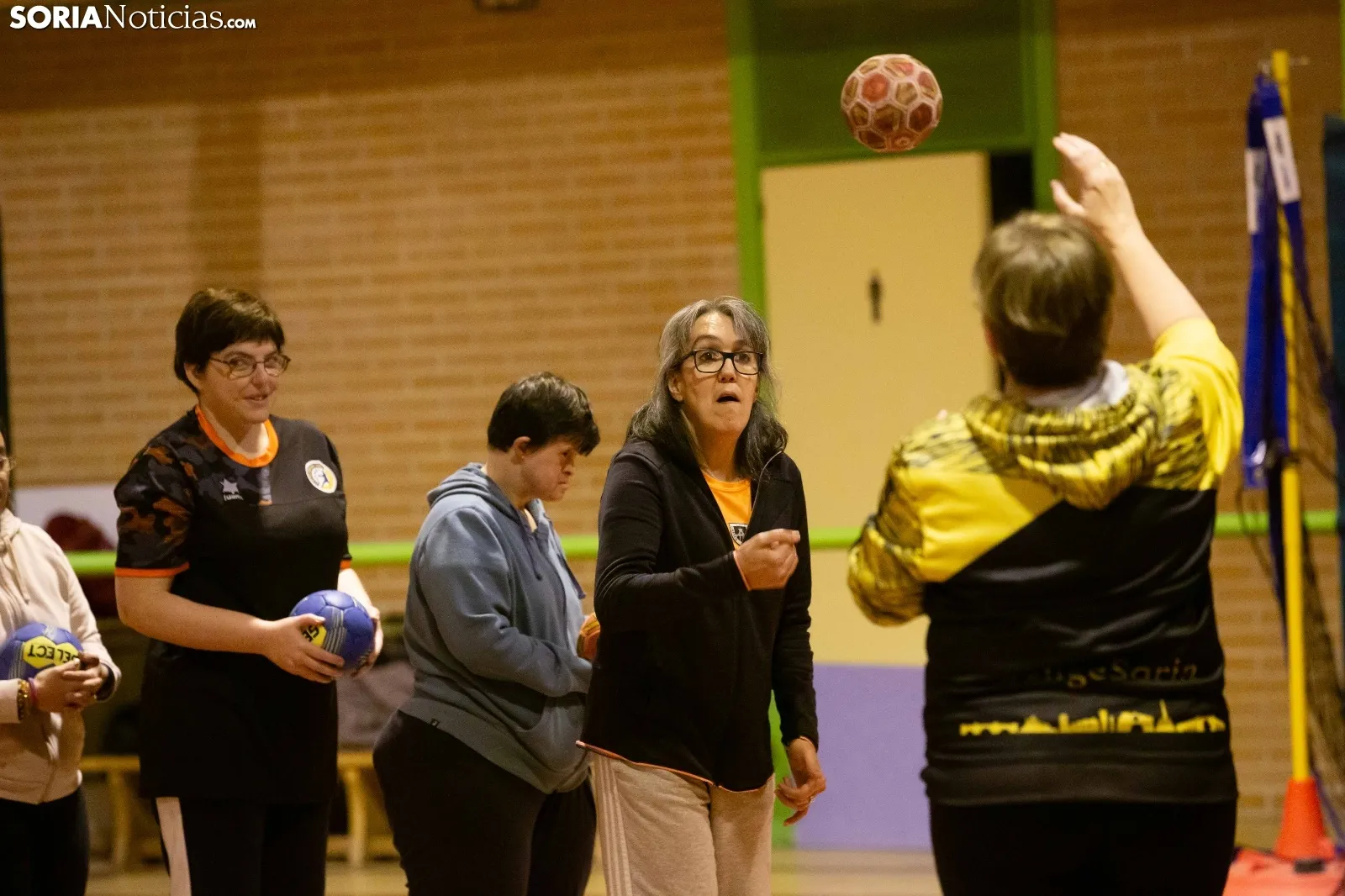 Foto 2 - Balonmano Soria inclusivo, mucho m&aacute;s que un equipo