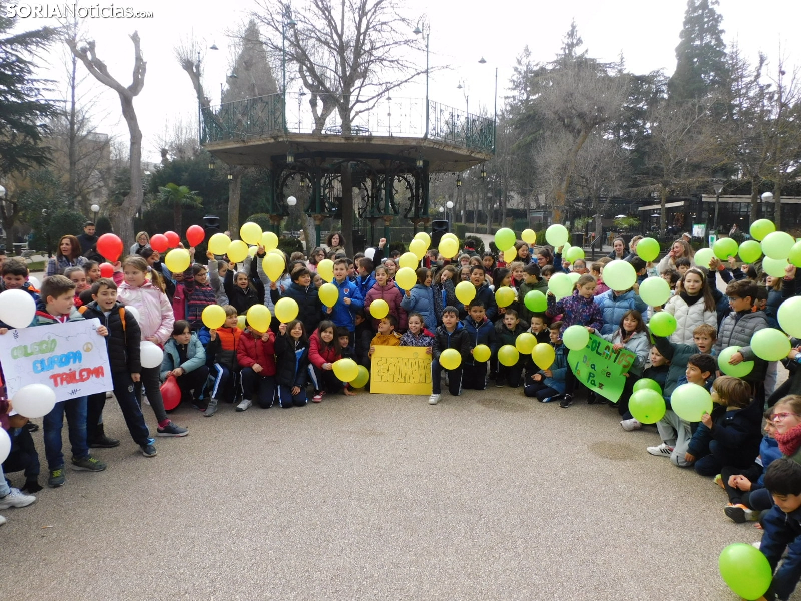 200 alumnos viven ‘Juntos por la paz mundial’ un día de baile y color 