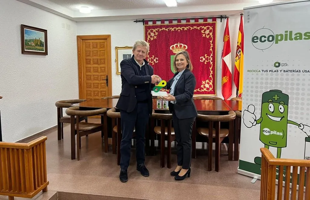 Elia Jiménez y Gonzalo Torralbo, en el salón de plenos municipal. 