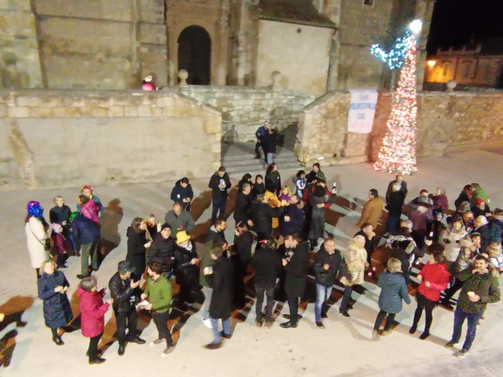 Foto 2 - Fotos: Utrilla volvi&oacute; a celebrar su San Silvestre y unas campanadas muy especiales