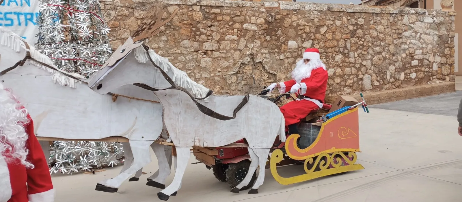 Foto 8 - Fotos: Utrilla volvi&oacute; a celebrar su San Silvestre y unas campanadas muy especiales