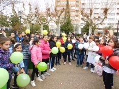 Foto 16 - 200 alumnos viven &lsquo;Juntos por la paz mundial&rsquo; un d&iacute;a de baile y color 