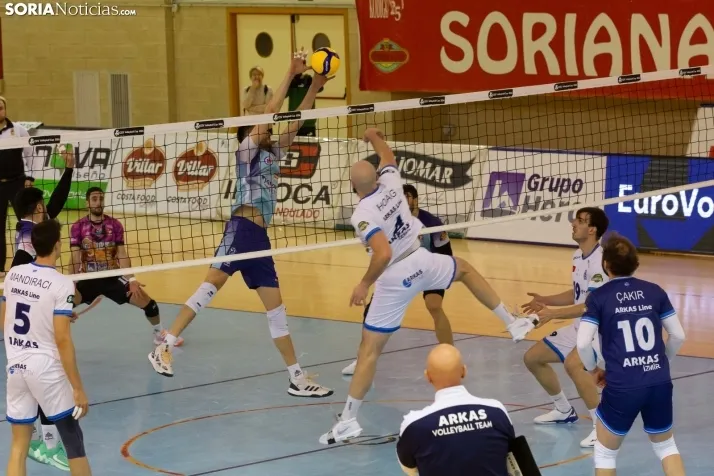 Grupo Herce vs Arkas Izmir