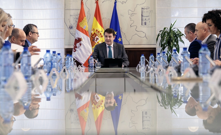 Mañueco anuncia a las OPAs un aumento del presupuesto de Agricultura, Ganadería y Desarrollo Rural