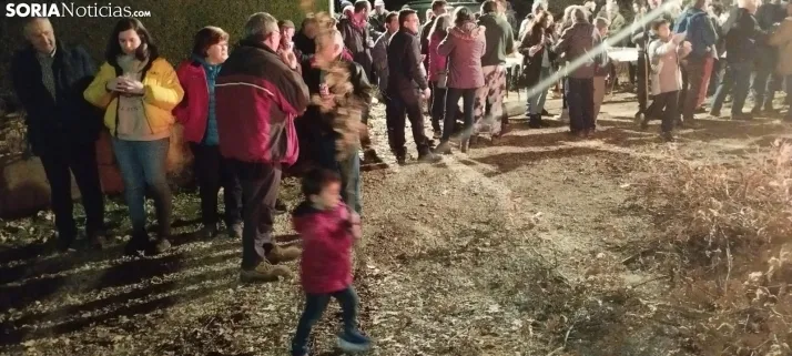 Fotos: Pedrajas celebra su luminaria con m&uacute;sica, vino y mucha carne a la brasa
