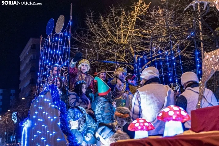La magia de la cabalgata de los Reyes Magos en Soria capital, en im&aacute;genes