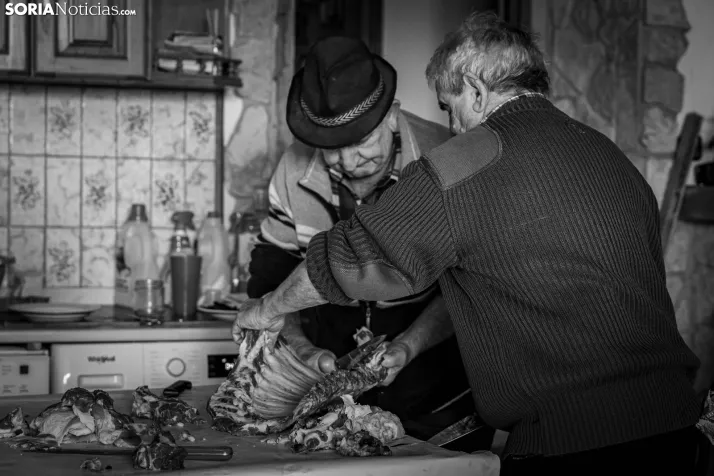 Foto a foto | Este pueblo de Soria pasa de 1 a 150 vecinos gracias al cerdo