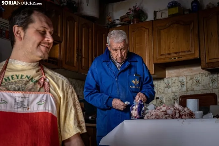 Foto a foto | Este pueblo de Soria pasa de 1 a 150 vecinos gracias al cerdo
