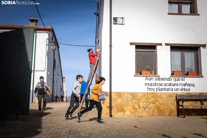 Foto a foto | Este pueblo de Soria pasa de 1 a 150 vecinos gracias al cerdo