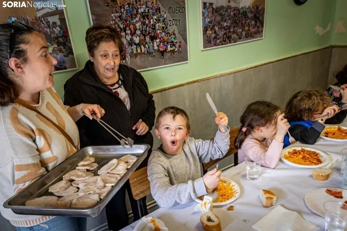 Foto a foto | Este pueblo de Soria pasa de 1 a 150 vecinos gracias al cerdo