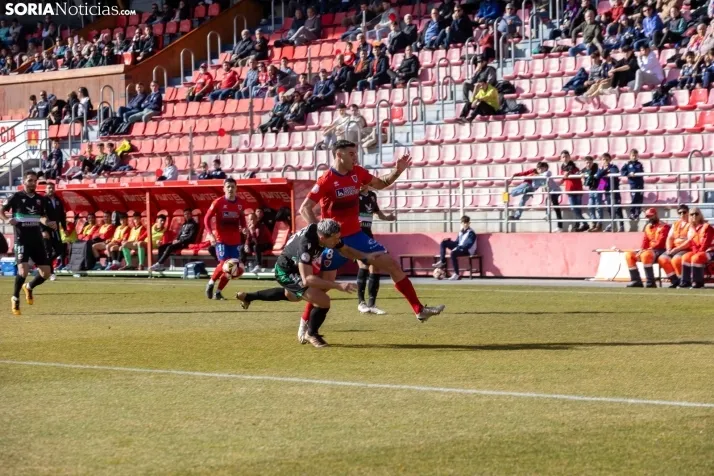 Numancia vs Llerenense./Viksar Fotografia