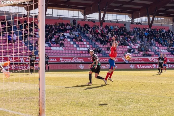 Numancia vs Llerenense./Viksar Fotografia
