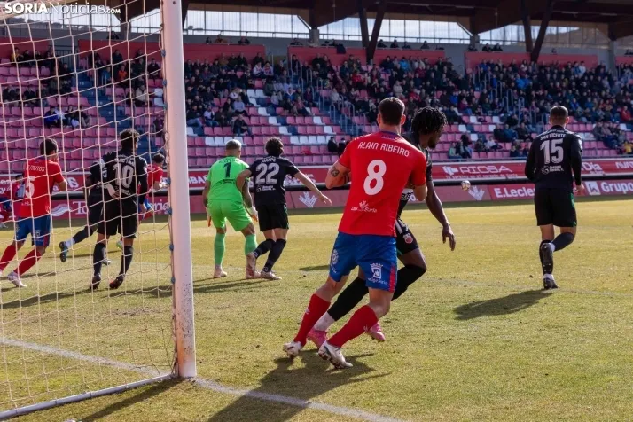 Numancia vs Llerenense./Viksar Fotografia
